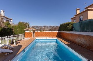 Chalet en venta en Zubia (La)