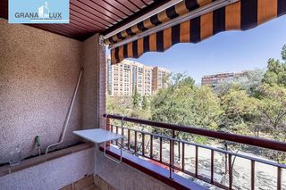 Piso en venta en Camino de Ronda - Rosaleda en Granada