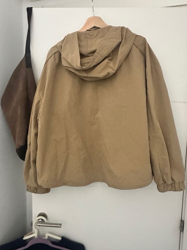 Gabardina corta Zara Beige