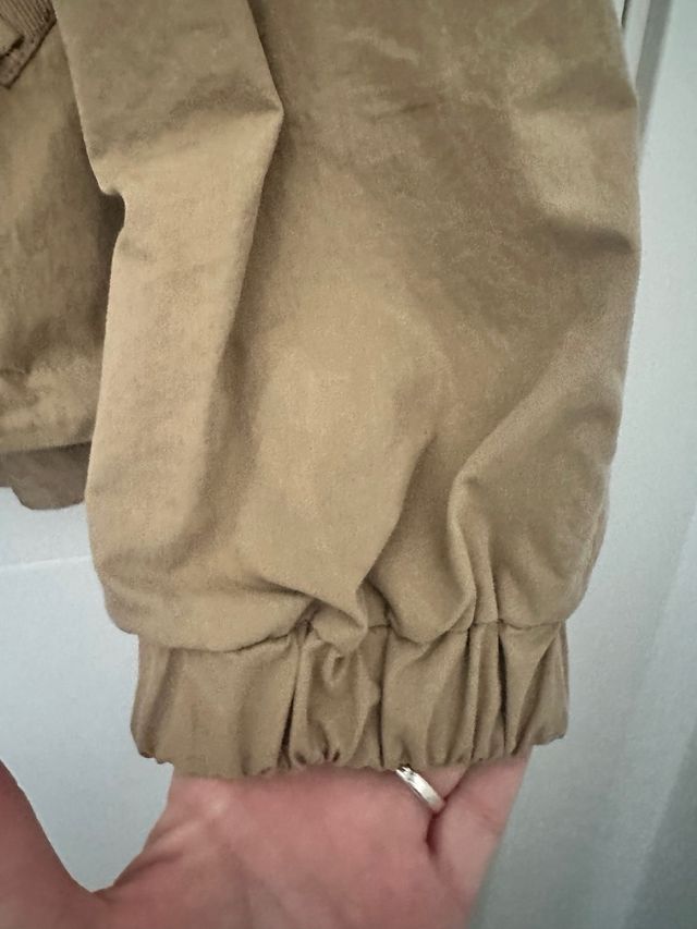 Gabardina corta Zara Beige