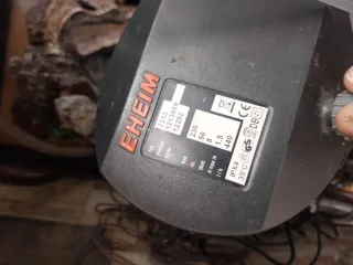 Acuario completo con filtro, raíz y termostato