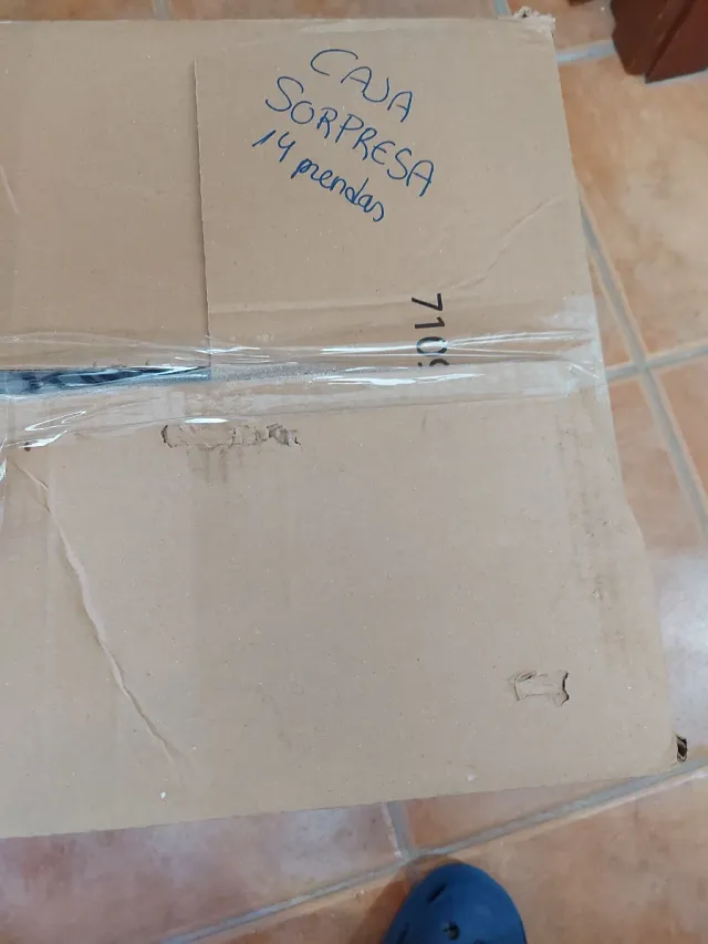 Caja sorpresa con 14 prendas