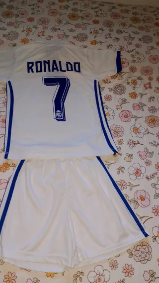 Equipación Real Madrid niño Ronaldo T7