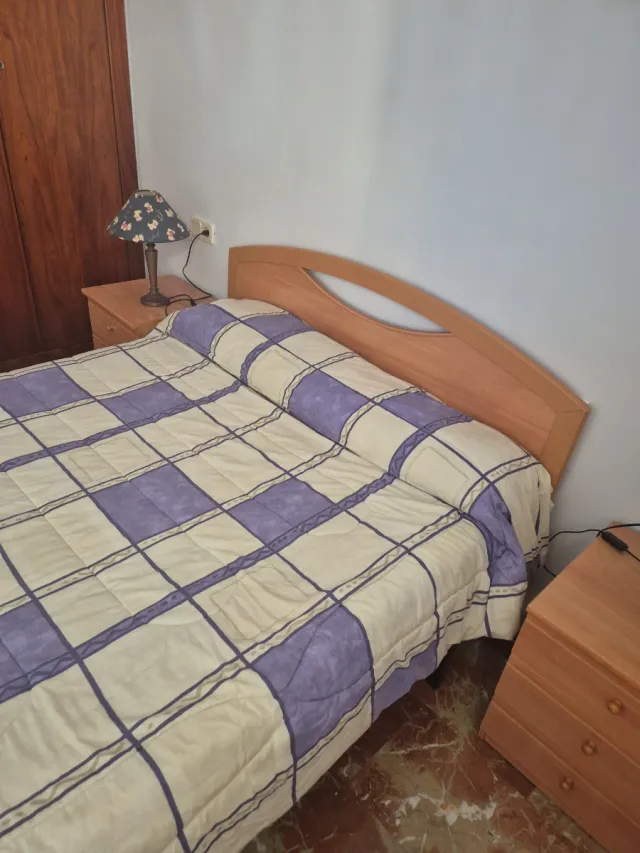 Cabecero cama y 2 mesillas a juego