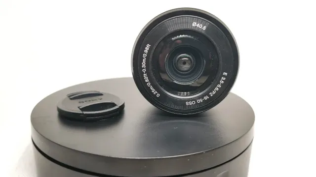 Obiettivo Sony E 16-50mm f/3.5-5.6 OSS