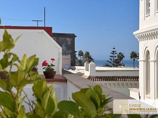 Ático en venta en La Caleta - La Viña en Cádiz