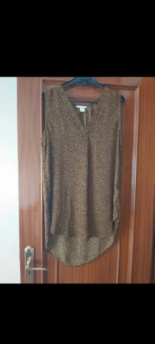 Blusa sin mangas estampado animal print