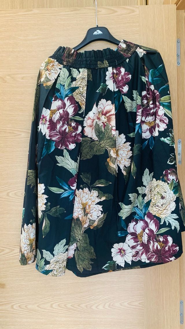 Falda larga estampada floral