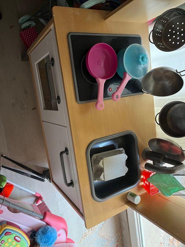 Cocinita infantil de madera