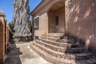 Chalet en venta en Montequinto en Dos Hermanas