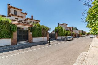 Chalet en venta en Albolote