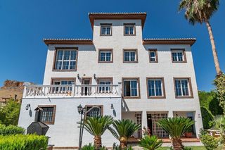 Chalet en venta en Albolote