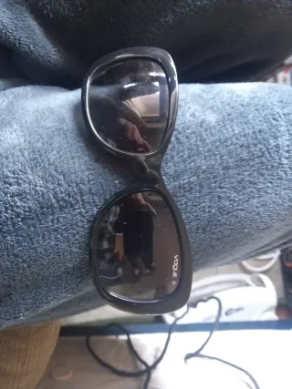 Gafas de sol Vogue negras y plateadas