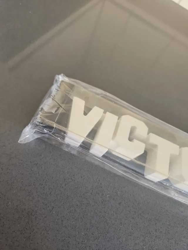 Letrero MDF VICTOR Blanco