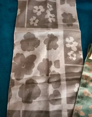 N.7 Sciarpe foulard fantasia e tinta unita