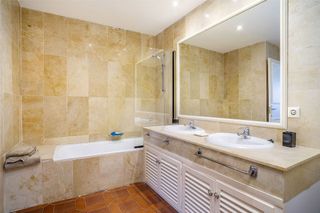 Piso en venta en Nueva Andalucía centro en Marbella