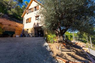 Chalet en venta en Vallirana