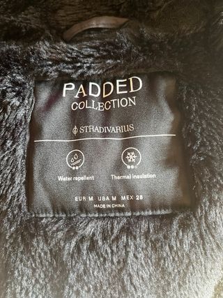 Abrigo acolchado Stradivarius Talla M Negro
