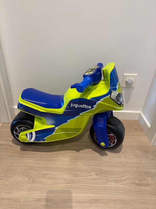 Moto infantil Juguettos