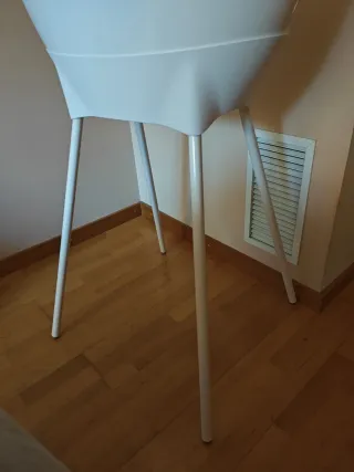 Bañera bebé con patas y adaptador