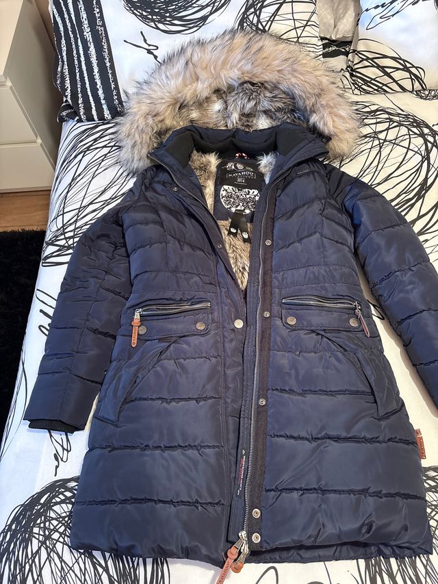 Abrigo Navahoo azul con capucha y pelo