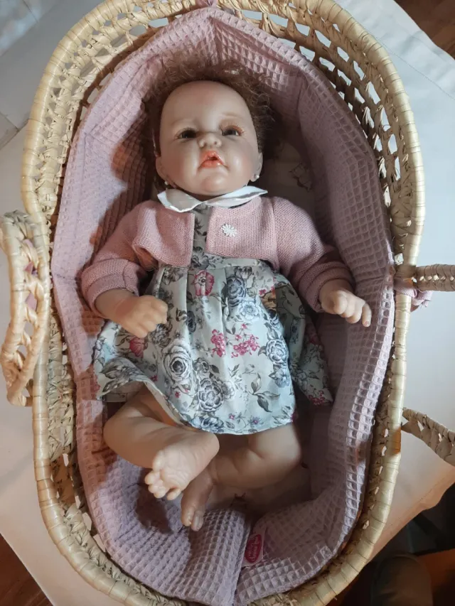 Muñeca bebé realista
