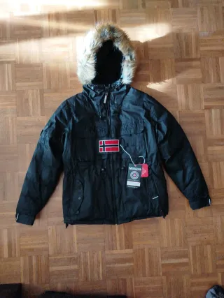 Cazadora Norway Negra Talla M grande, yo diría L