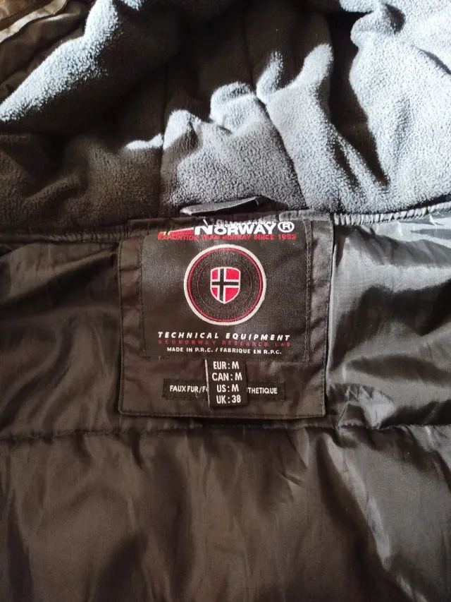 Cazadora Norway Negra Talla M grande, yo diría L