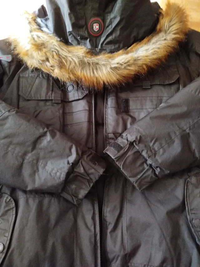 Cazadora Norway Negra Talla M grande, yo diría L