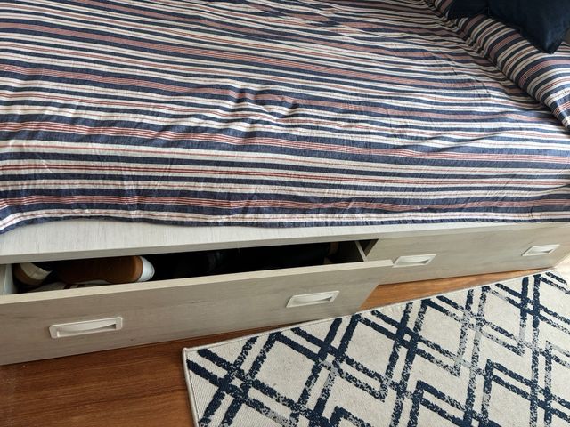 Literas de madera con almacenaje, con un quitamied