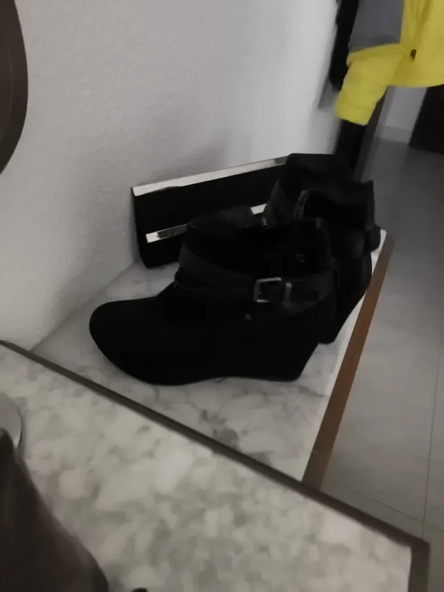 Botines negros talla 41 + cartera a juego