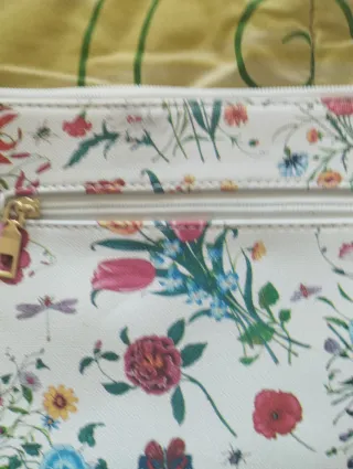 Bolso de mano floral blanco