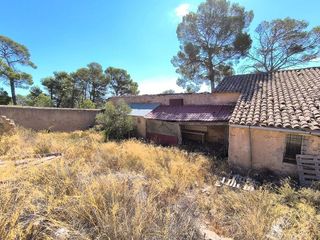 Chalet en venta en Caudete