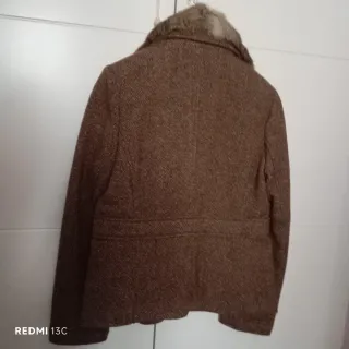 Americana marrón con cuello de pelo Talla 42