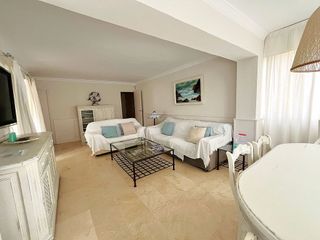Piso en venta en Playa de la Fontanilla en Marbella
