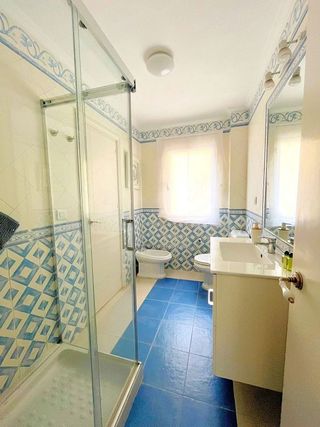 Piso en venta en Playa de la Fontanilla en Marbella