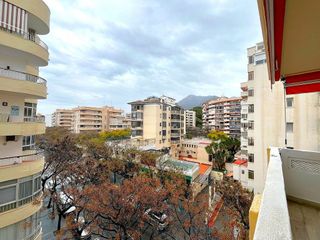 Piso en venta en Playa de la Fontanilla en Marbella