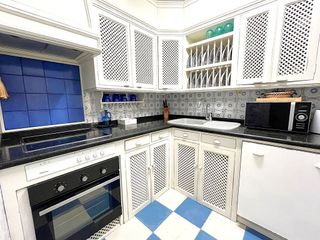 Piso en venta en Playa de la Fontanilla en Marbella