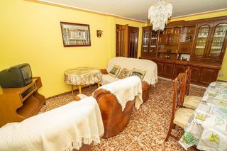 Piso en venta en Linares