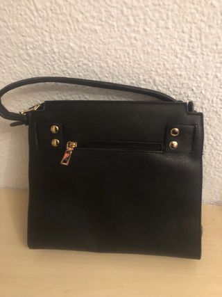 Bolso negro con detalles animal print