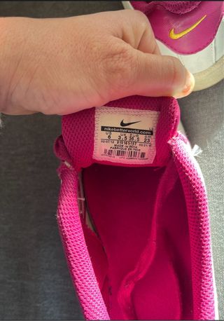 Zapatillas Nike Blancas y Rosas