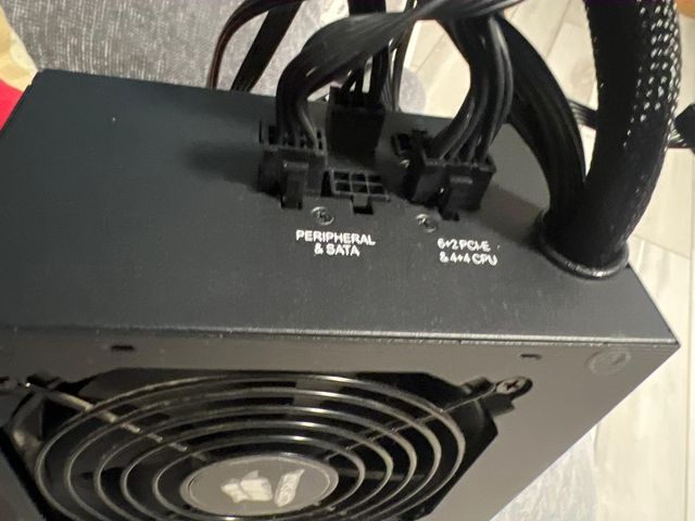 Alimentatore Corsair CS750M 750W Semi-Modulare