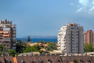 Piso en venta con piscina y garaje