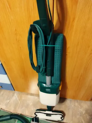 Folletto VK 122 con Borsa Accessori