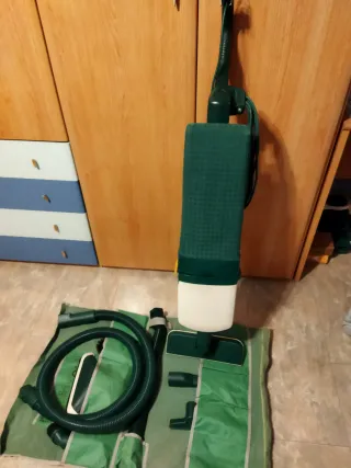 Folletto VK 122 con Borsa Accessori