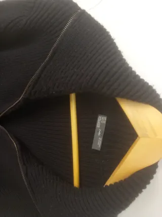 Jersey de invierno negro con cremallera