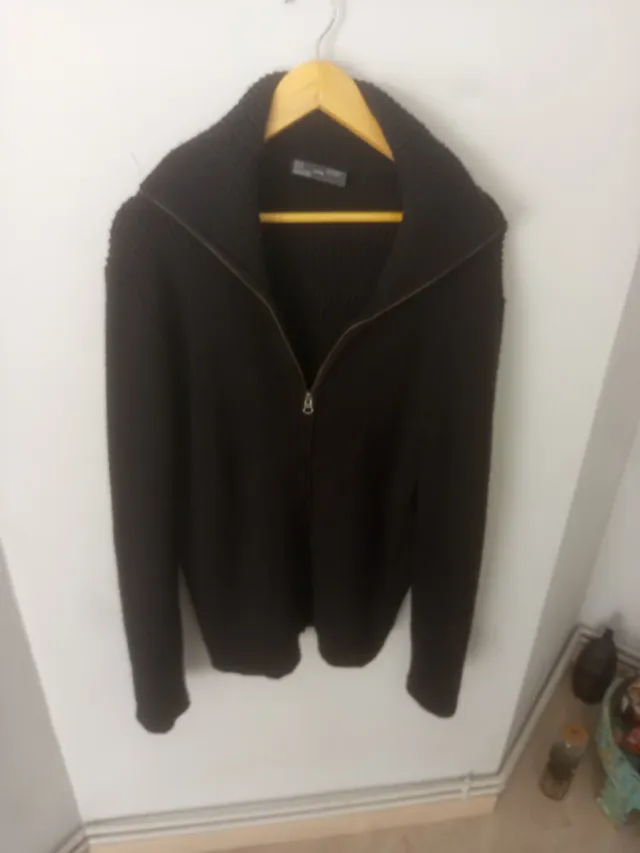 Jersey de invierno negro con cremallera