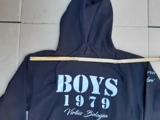 Felpa nera taglia M e due omaggi