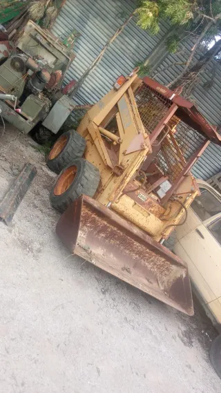 Minicargadora Case 1845 C