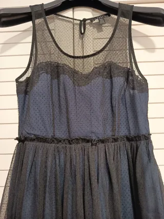 Vestido negro y azul con tul